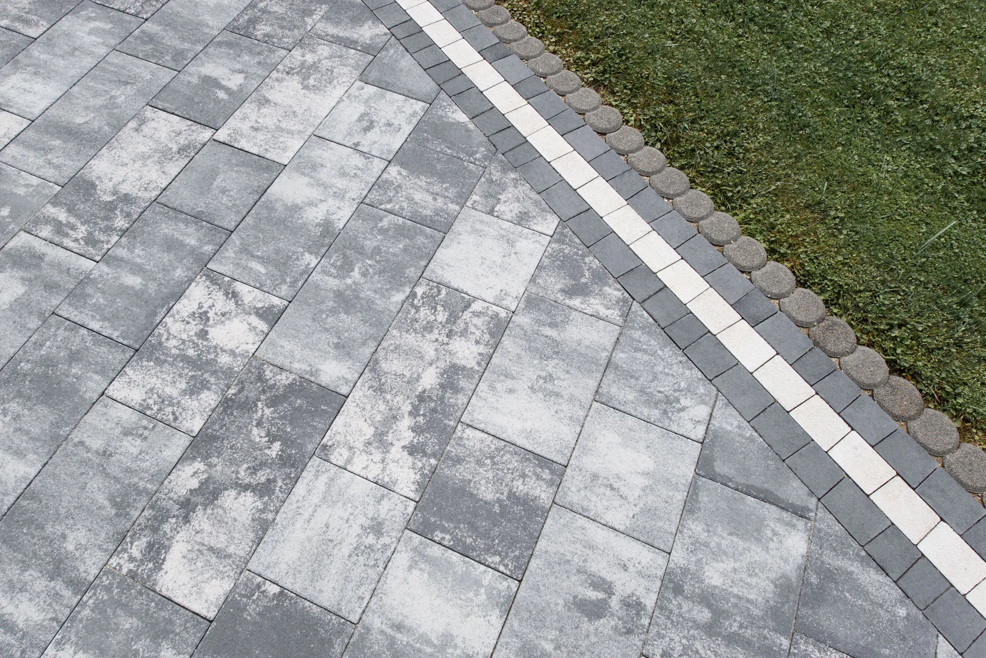 Новатор 6 цвет: Хром / Торни цвет: Белый, Черный / Палисад полумесяц мини цвет: Cерый / Поребрик полумесяц цвет: Cерый - фото 16