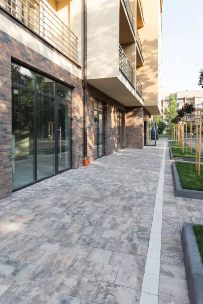 Новатор міні колір: Ферум / Бордюр дорожній (15 см) колір: Чорний / Романо колір: Білий