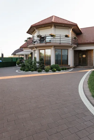 Романо колір: Коричневий / Бруківка Австрійська колір: Білий