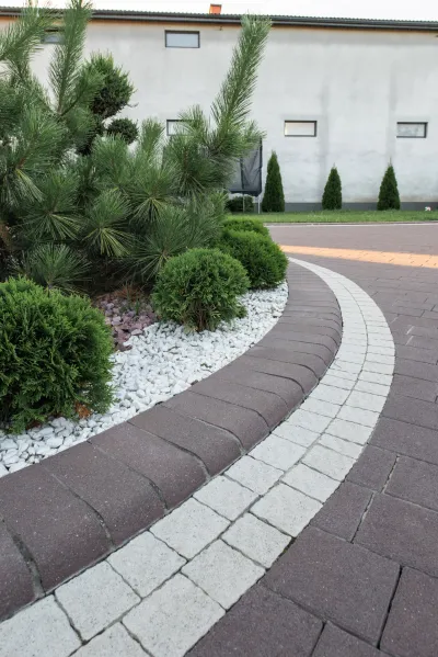 Романо колір: Коричневий / Бруківка Австрійська колір: Білий / Поребрик садовий бета колір: Коричневий