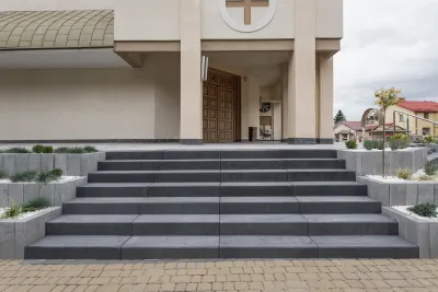 Сходина колір: Чорний / Палісад Новатор колір: Сірий