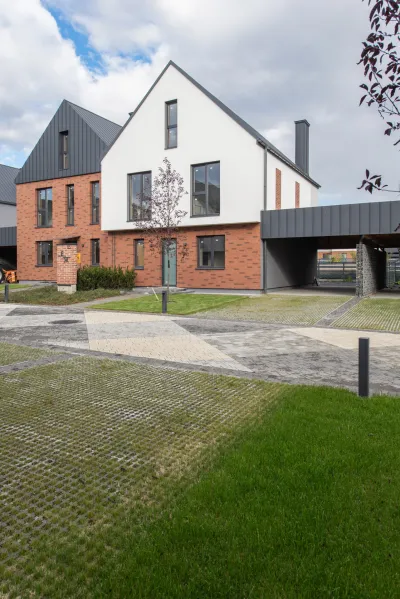 Решетка «Эко» цвет: Cерый / Римский камень цвет: Черный, Белый, Cерый