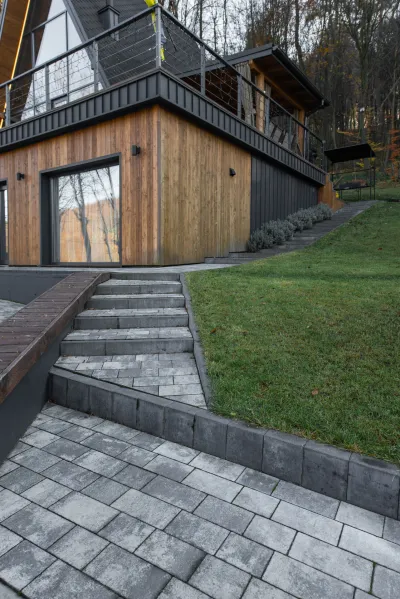 Романо колір: Хром / Палісад Новатор колір: Чорний