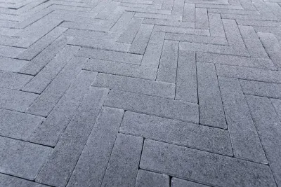 Лунго колір: Чорний