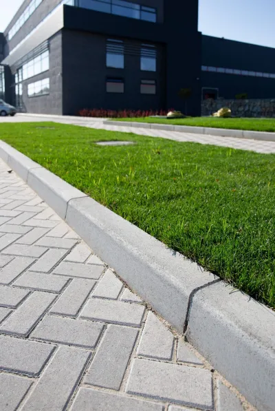 Бордюр дорожній (15 см) колір: Сірий / Бордюр дорожній (18 см) колір: Сірий