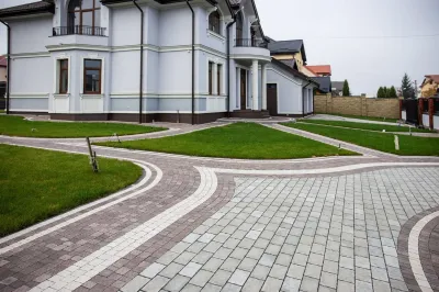 Бруківка Австрійська колір: Білий, Коричневий / Віденський Камінь колір: Сірий