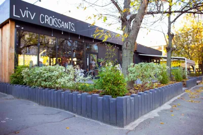 Палісад Львівський колір: Чорний