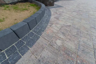 Брусчатка австрийская цвет: Черный / Палисад львовский цвет: Черный / Романо цвет: Сепия