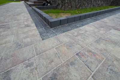 Бруківка Австрійська колір: Чорний / Палісад Львівський колір: Чорний / Романо колір: Сепія