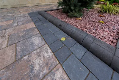 Поребрик садовый бета цвет: Черный / Романо цвет: Ферум / Торни цвет: Черный