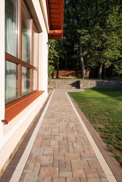 Поребрик (6 см) цвет: Коричневый / Теано цвет: Ферум / Торни цвет: Белый, Коричневый