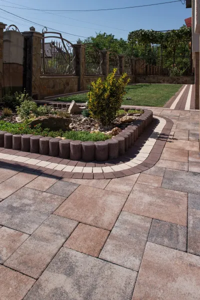 Палисад полумесяц цвет: Коричневый / Рокко цвет: Ферум / Торни цвет: Коричневый, Белый