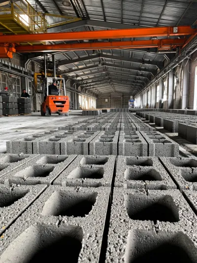 Блок бетонний стіновий колір: Сірий