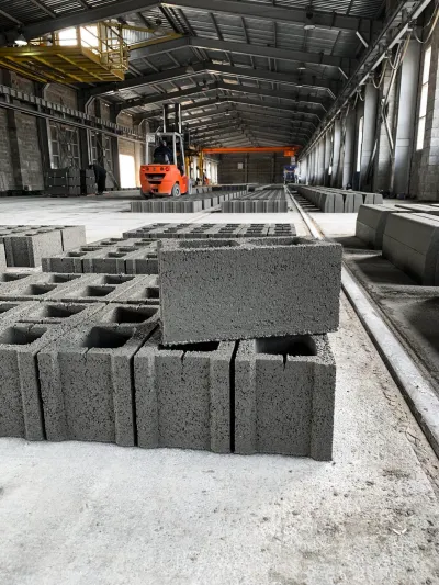 Бетонний блок стіновий