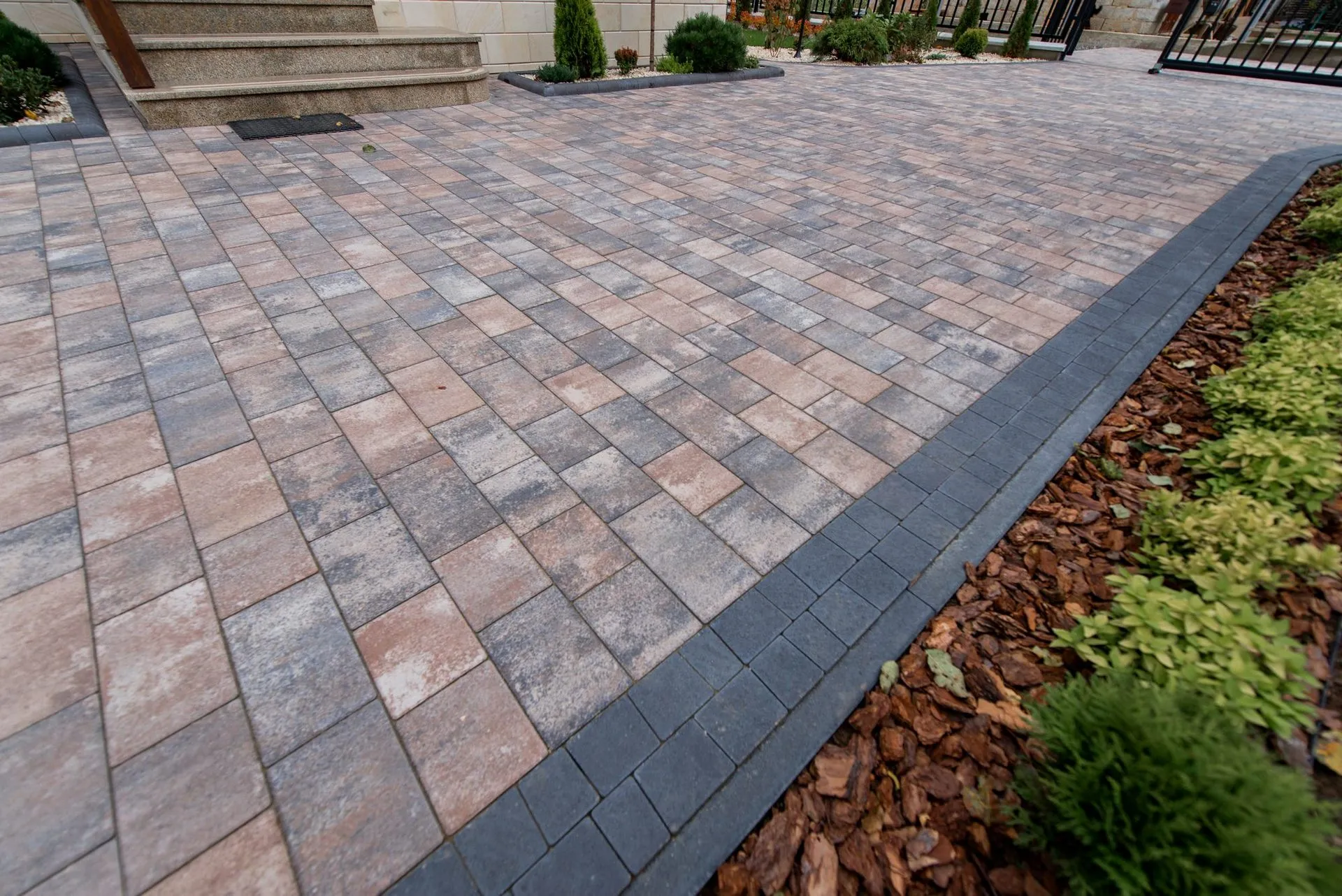 Поребрик (6 см) колір: Чорний / Романо колір: Ферум / Торні колір: Чорний - фото 6