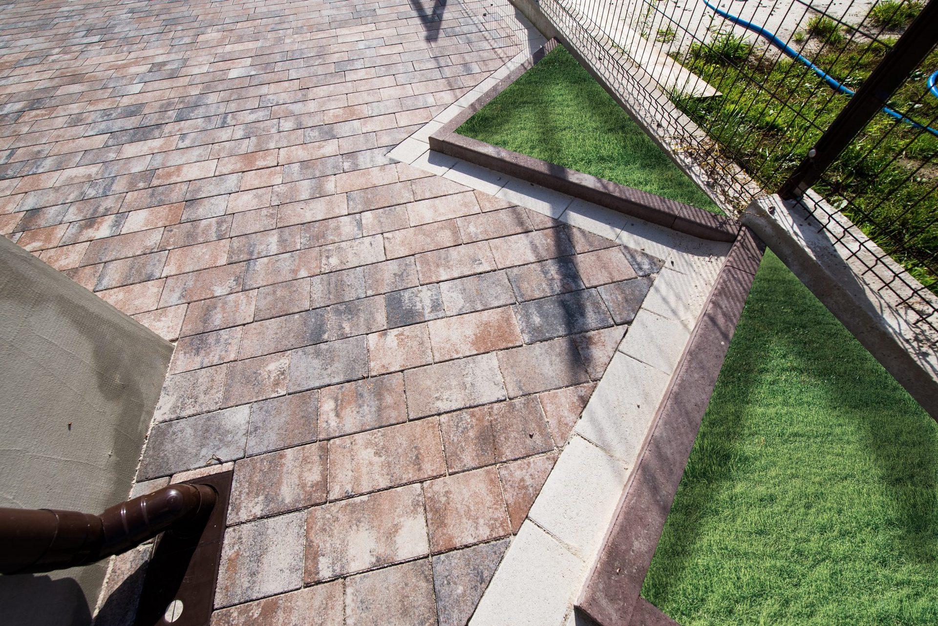 Купити бордюр поребрик ( розмір – 8 см) за ціною у Львові | Мій Двір