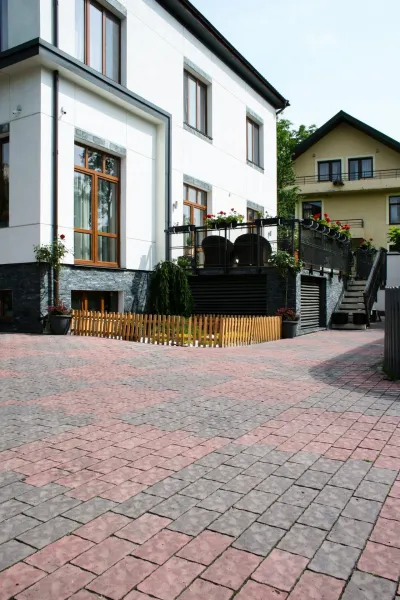 Віденський Камінь колір: Чорний, Червоний