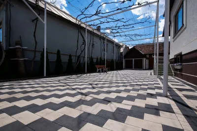 Футуро цвет: Белый, Черный